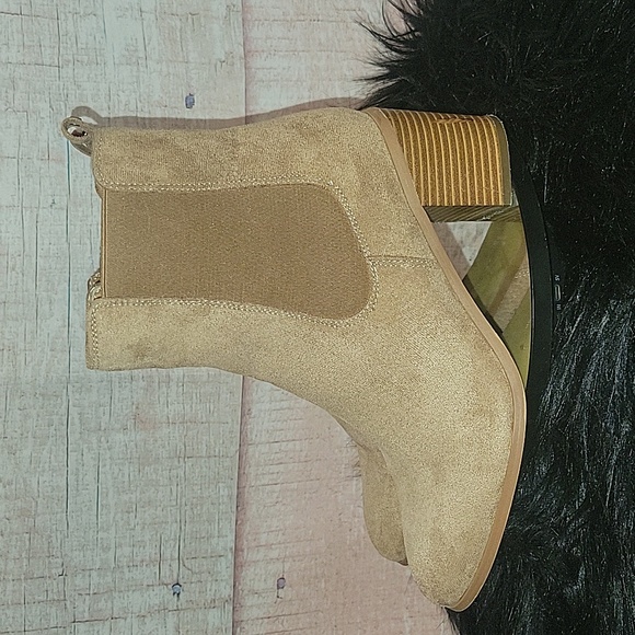 French Connection Tan Suede Booties - Picture 4 of 11
